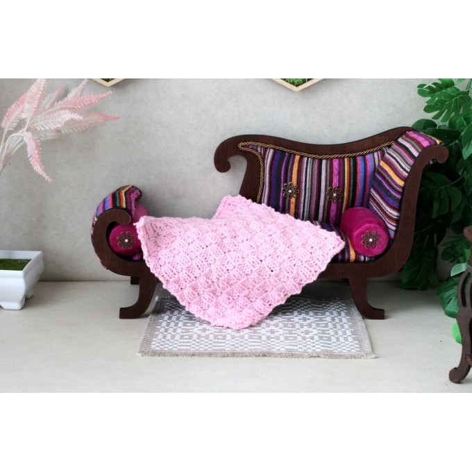 Miniature knitted blanket, pink square dollhouse