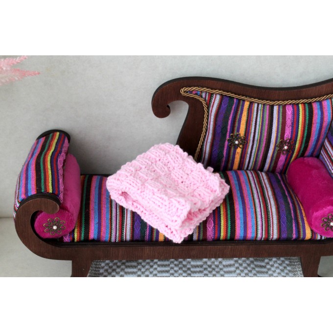 Miniature knitted blanket, pink square dollhouse