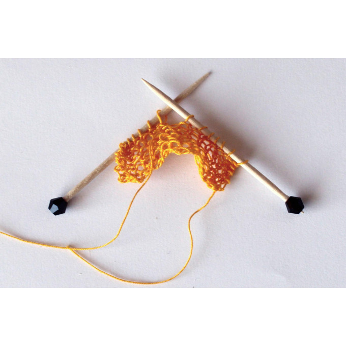 Miniature needles with knitting yarn tutorial PDF 
